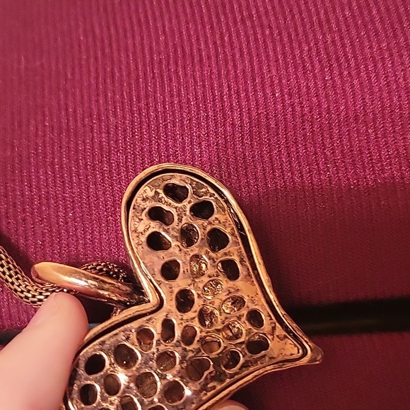 Elegant Rose Gold Colored Heart Pendant Necklace - Picture 3 of 4